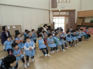 大きい組のお兄さんお姉さん上手だね 画像:大きい組のお兄さんお姉さん上手だね