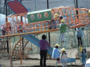 飛行機のすべり台は大人気です 画像:飛行機のすべり台は大人気です
