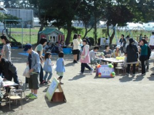 園庭はお楽しみコーナーでいっぱいです 画像:園庭はお楽しみコーナーでいっぱいです