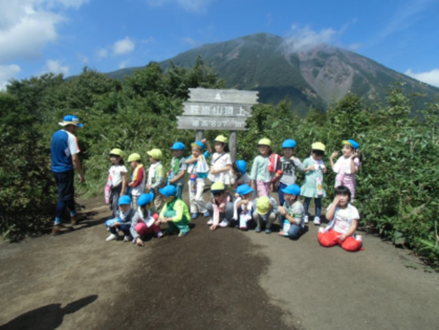 画像：山頂では雄大な岩手山が間近に迫っていました