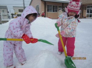 画像：雪遊び２