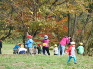 画像：お隣の農業研究センターにお散歩です